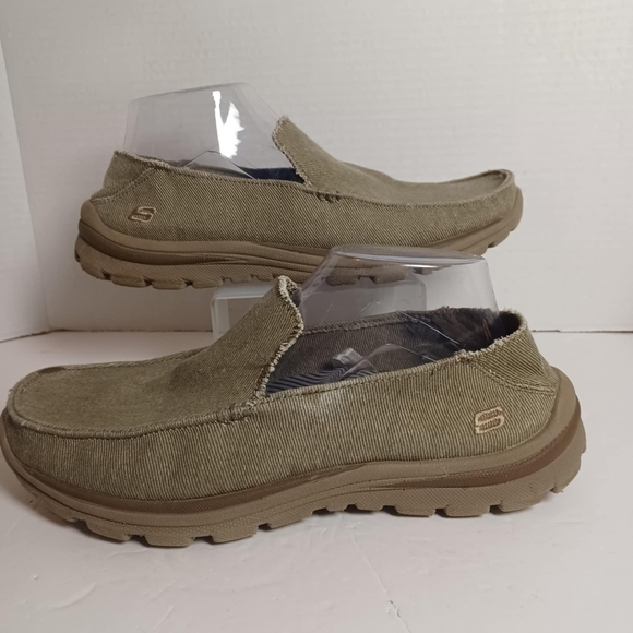 Skechers Men's Relaxed Fit Memory Foam SlipOn Comfort Canvas Grey Shoe SZ 8 READ - Picture 1 of 9